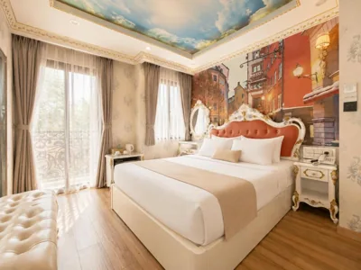 발코니 스위트 — Amory Royal Hotel